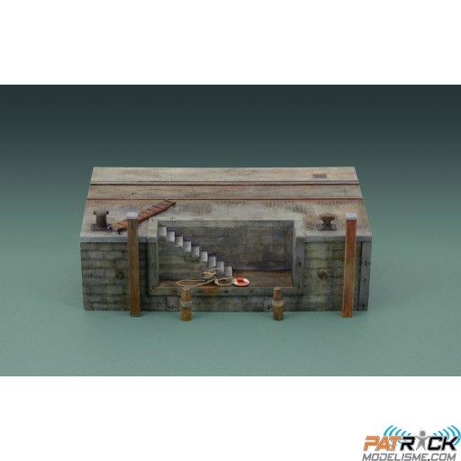 1/35e Italeri Quai de port avec escalier