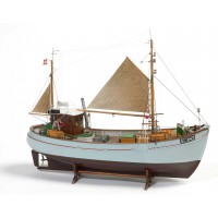 1/33e Billing Boats Mary Ann 472 Statique