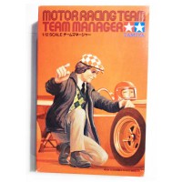 1/12e Tamiya Motor Racing Team Manager (1975)