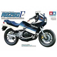 1/12e Tamiya Suzuki RG 250 Gamma