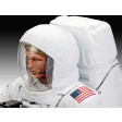 1/8e Revell Apollo 11 Astronaute sur la lune + accessoires