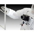 1/8e Revell Apollo 11 Astronaute sur la lune + accessoires